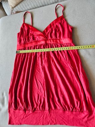 Top rojo Stradivarius tirantes
