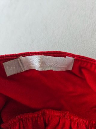 Top rojo Stradivarius tirantes