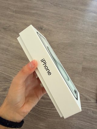 iPhone 15 256GB
