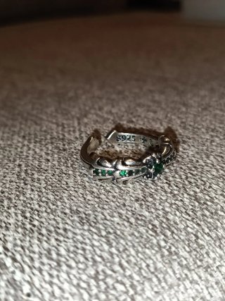 Anillo vintage con piedra verde
