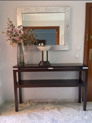 Mueble de entrada madera. Color wengué y pkata