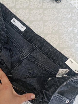 Pantalón vaquero Zara negro talla L/40