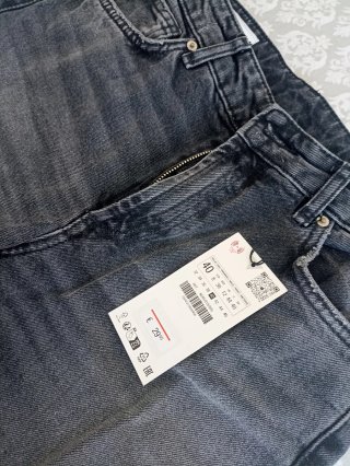 Pantalón vaquero Zara negro talla L/40