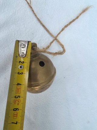 Cascabel de bronce antiguo
