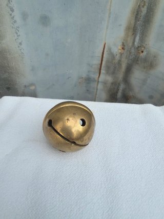 Cascabel de bronce antiguo
