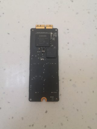 SSD Samsung 512GB MZ-KKW5120/0A6 Macbook Apple