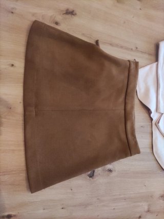 Conjunto Zara niña Jersey + Falda Ante