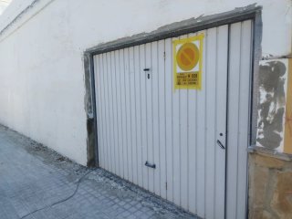 Puerta automática de cochera con motor