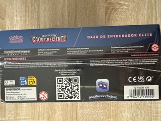 Caja Entrenador Élite Caos Creciente Sellada (ESP)