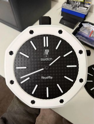 Orologio da parete Swatch x Royal Oak