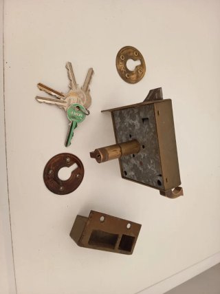 Cerradura exterior con llaves