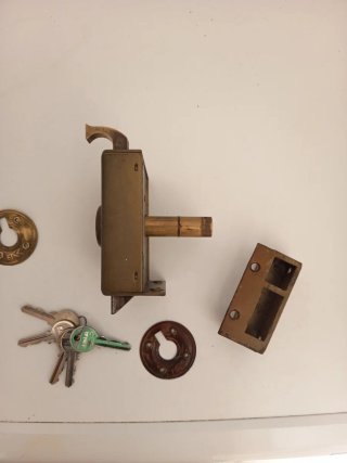 Cerradura exterior con llaves
