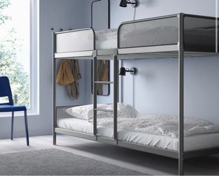 Litera infantil IKEA gris