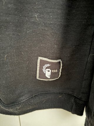 Sudadera Negra con Banda Burdeos Talla L jersey