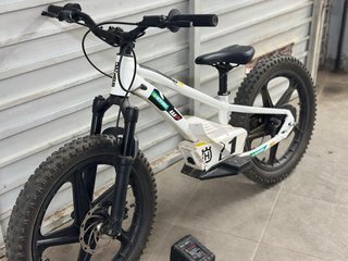 Moto Eléctrica Husqvarna Ee 1.20 Niños