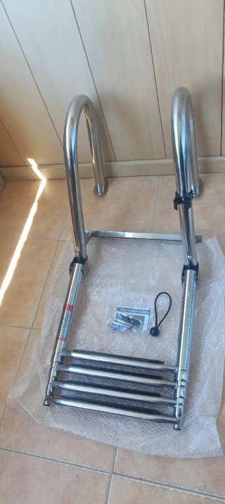 Escalera Telescópica Acero Inox 4 Escalones
