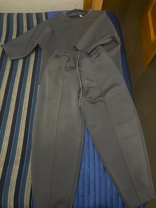 Conjunto chándal gris nuevo Sin etiqueta,