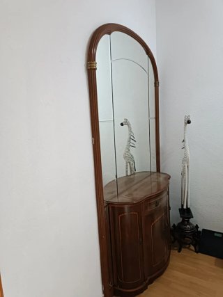 Mueble de entrada con espejo