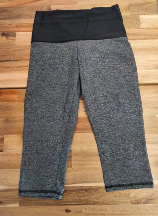Leggings deportivos grises y negros