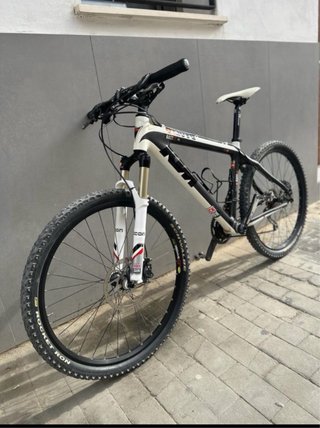 BICI MTB RIN 26 KTM D CARBONO HIDRAULICA. TALLA M