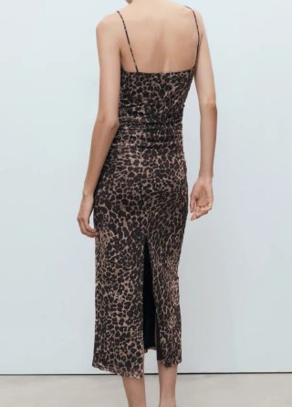 Vestido tirantes estampado leopardo.