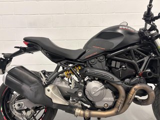 DUCATI MONTER 821