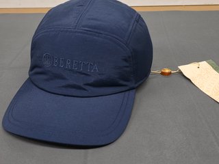 Gorras Beretta Negra y Azul, nuevas, con etiquetas