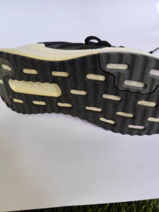 Zapatillas Adidas Negras y Grises
