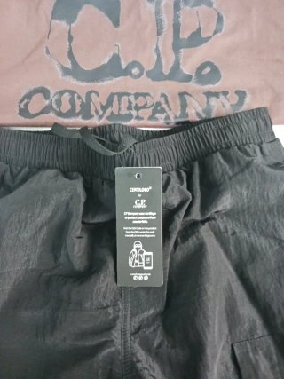 Conjunto CP Company Negro y Marrón