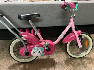 Bicicleta infantil rosa con ruedas de 12 pulgadas