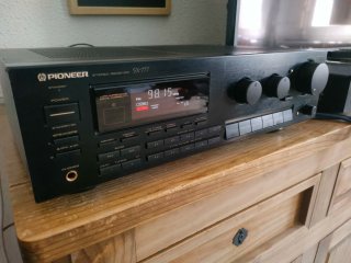 Amplificador Pioneer SX-777.