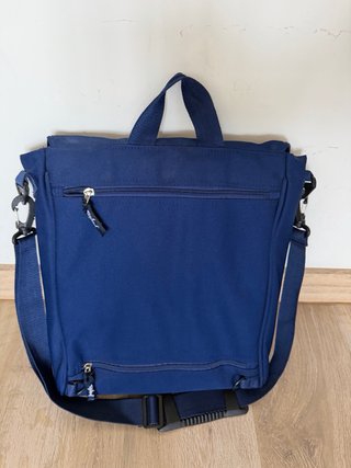 Mochila Jaylis Azul con Tiburón y Garras