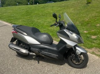 COMO NUEVA Kymco Super Dink 300i Plata/Negro