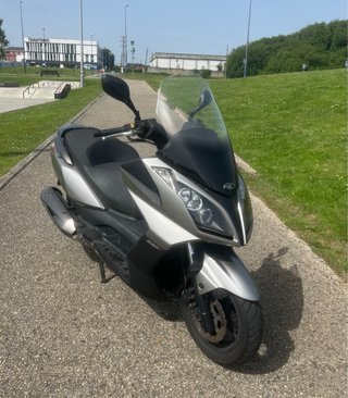 COMO NUEVA Kymco Super Dink 300i Plata/Negro