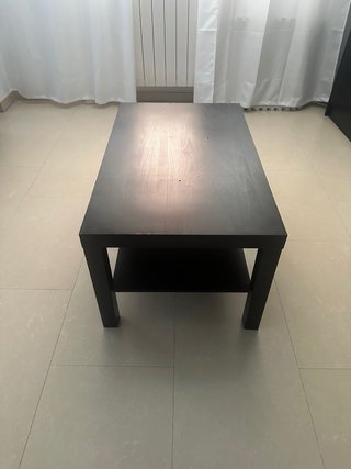 Mesa de centro negra de madera