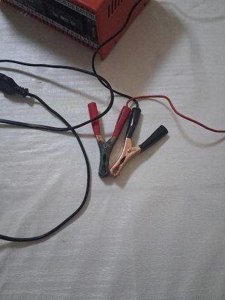 Cargador Baterías Titan 8 12V-4A