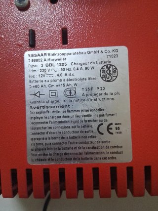 Cargador Baterías Titan 8 12V-4A