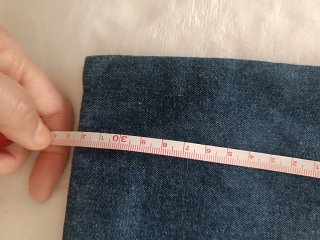 Bolso de mano azul y rosa