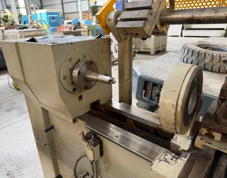 Torno copiador CALPE HE-1300.