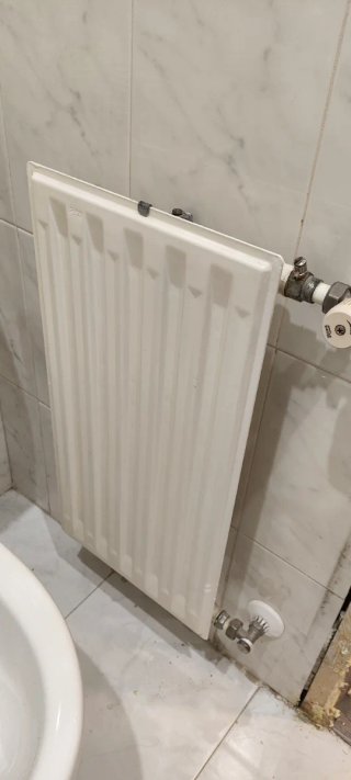 Radiador blanco de metal
