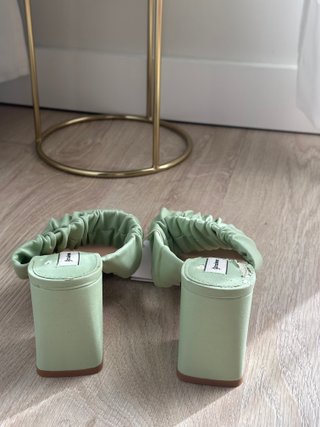 Sandalias tacón verde Stradivarius talla 37