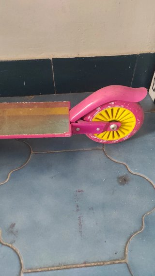 Patinete infantil rosa y azul