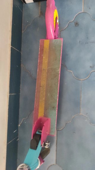 Patinete infantil rosa y azul