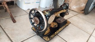 Máquina de coser Singer antigua