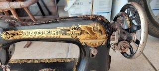 Máquina de coser Singer antigua