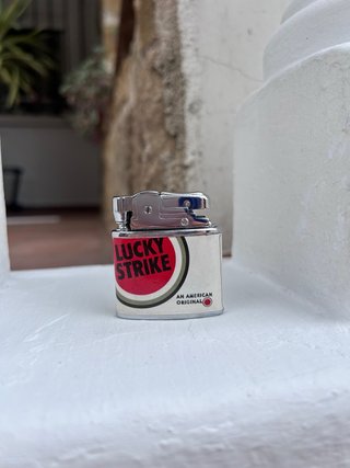Mechero Lucky Strike