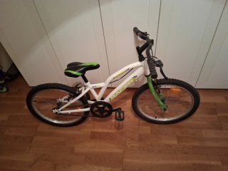 Bicicleta infantil blanca y verde 20