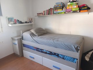 Dormitorio juvenil: Cama nido, zapatero y estanter