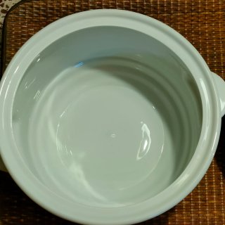 Fuente o sopera de porcelana blanca
