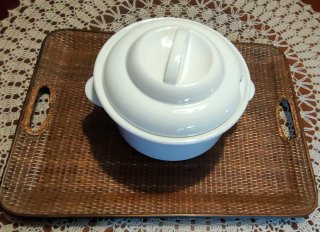 Fuente o sopera de porcelana blanca